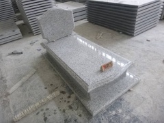 Серый памятник Гранит Надгробная плита Западная выгравированная