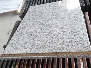 G623 Гранитный камень из полированной плитки для напольных покрытий