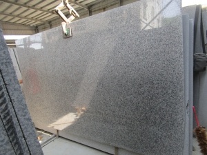 Популярный светло-кристаллический серый гранит G623 полированная плита